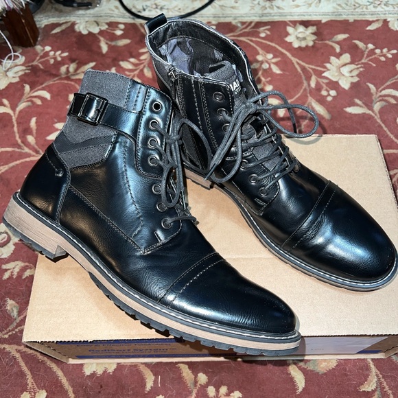 Steve Madden combat boots - Picture 2 of 4